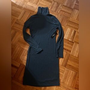Lulus Turtleneck Green Dress NWT size M